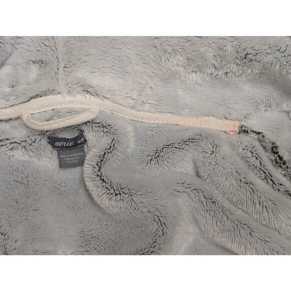 Aerie Ultra Plush Robe in Light Grey - Picture 3 of 7